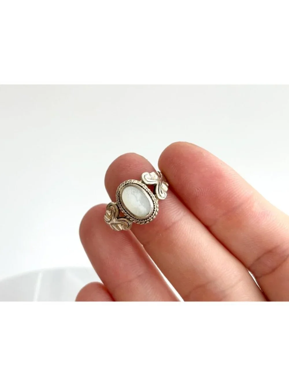 Mother of Pearl Stone Rope Frame Scroll Sterling Silver 925 Vintage Ring - sz 7